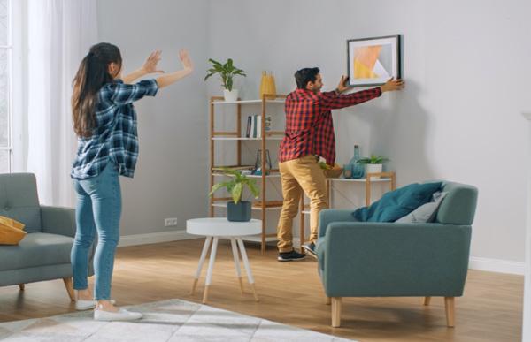Có nhiều đồ trang trí trên tường cũng là một sai lầm trong 