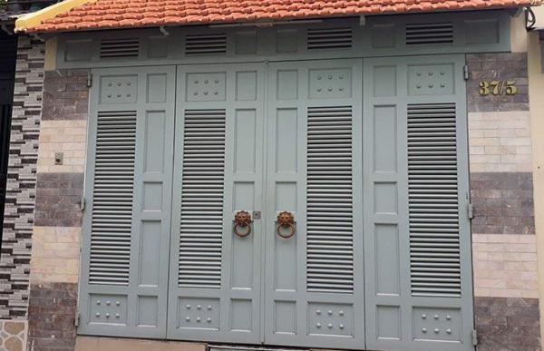 Mẫu cửa sắt 4 cánh đẹp 