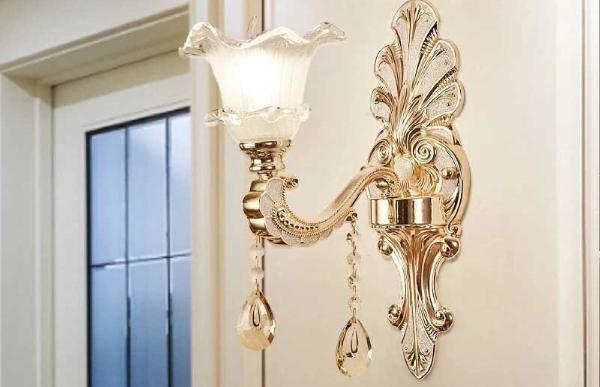 Đèn treo tường phong cách Châu Âu