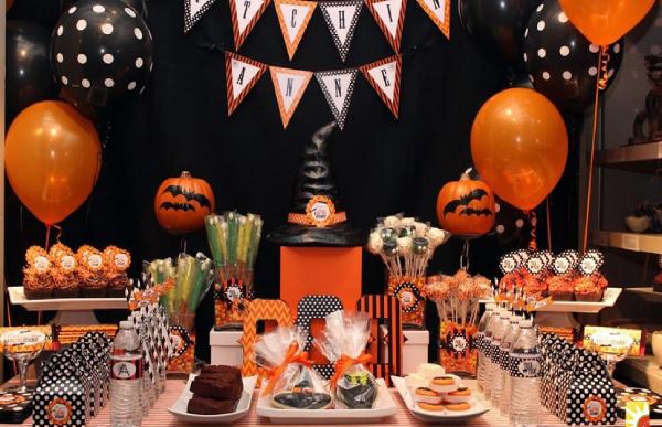 Tổ chức các bữa tiệc trong ngày Halloween