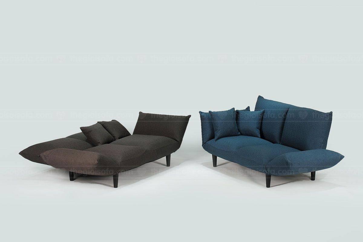 Thiết kế mở tựa lưng và tay vịn tạo thành giường nằm