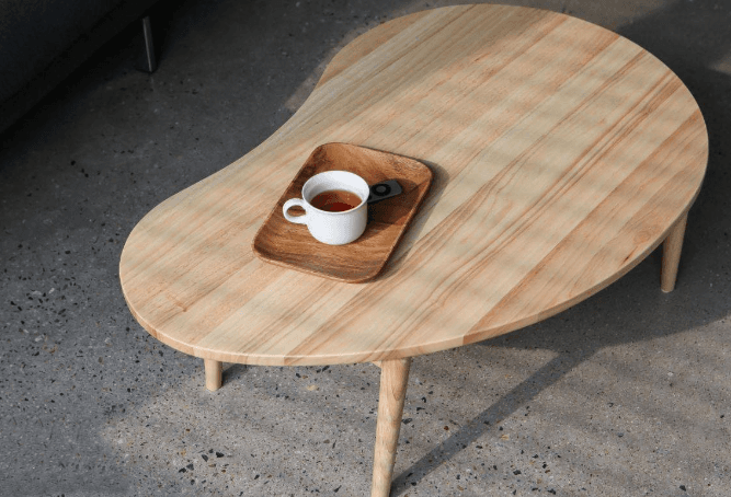 bàn trà gỗ phong cách Á Đông thường tạo ra không gian thư giãn và yên tĩnh trong phòng khách. 