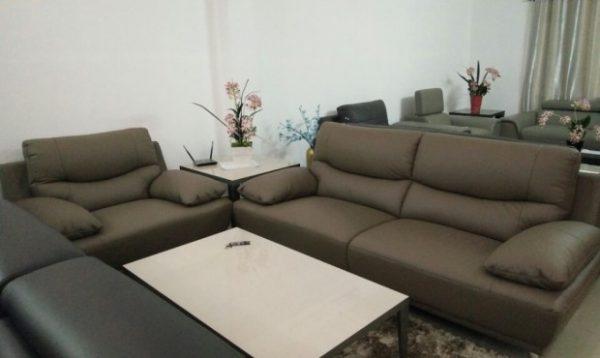 Nên mua sofa gỗ hay sofa da