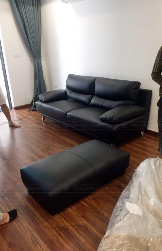 Giao sofa băng da cho chị Nhung - Công ty TNHH Hồng Dương