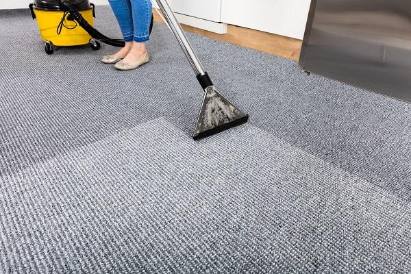 Mách bạn cách làm sạch thảm trải sàn siêu nhanh tại nhà