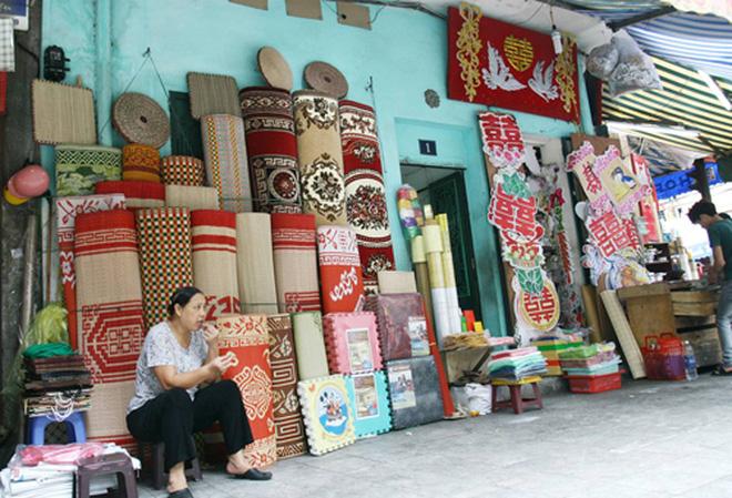 Phố chuyên bán thảm ở Hà Nội và những điều bạn chưa biết
