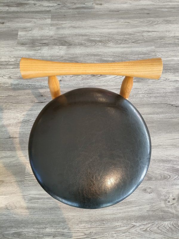 Bàn ăn gỗ mặt đá Hazel