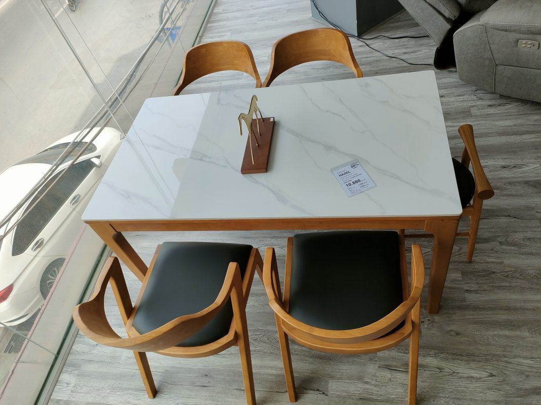 Bàn ăn gỗ mặt đá Hazel