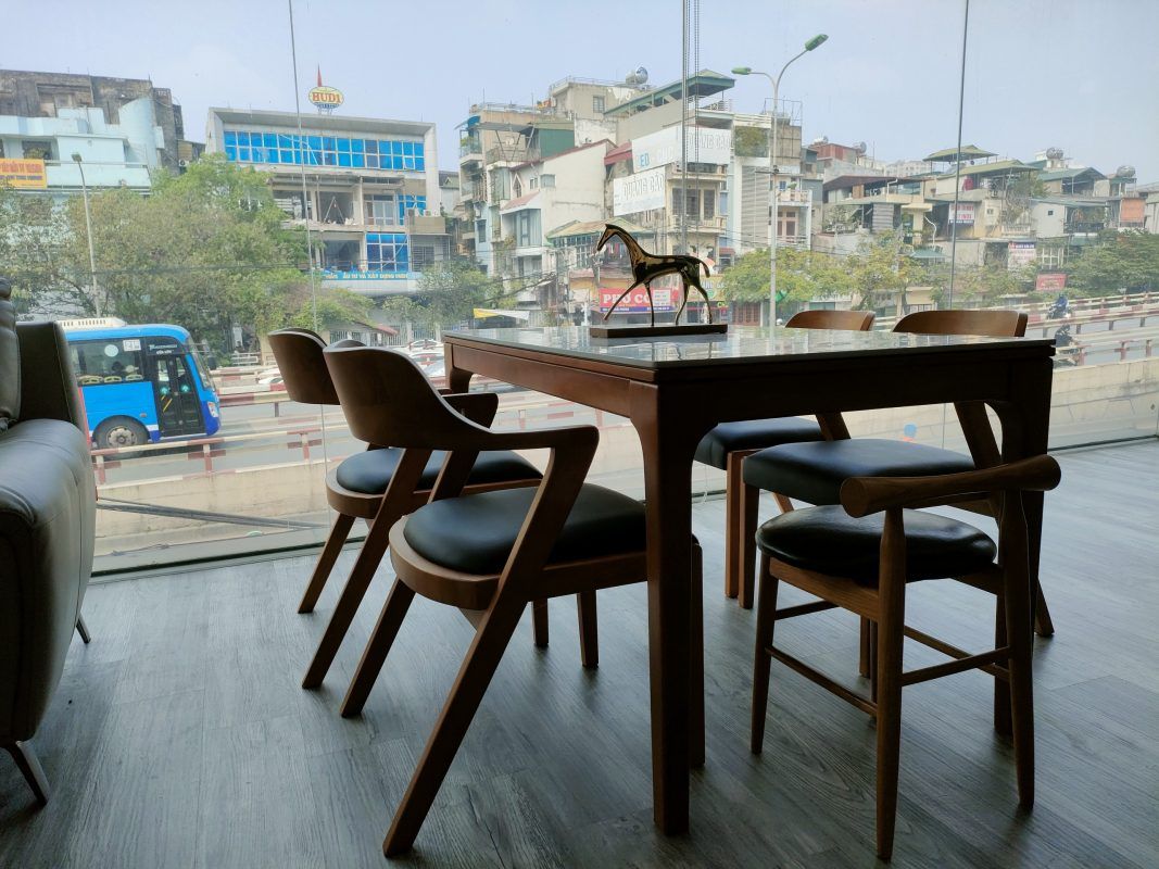 Bàn ăn gỗ mặt đá Hazel